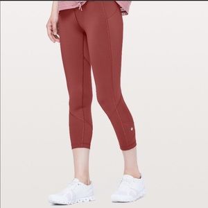 Lululemon Pace Rival Crop 22” NWT Size 6